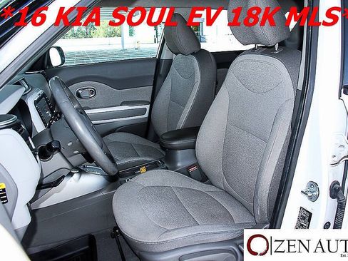 Used 2016 Kia Soul EV FWD image 25