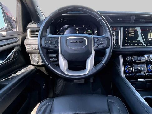 Used 2024 GMC Yukon Denali w/ Advanced Technology Package AWD/4WD image 6