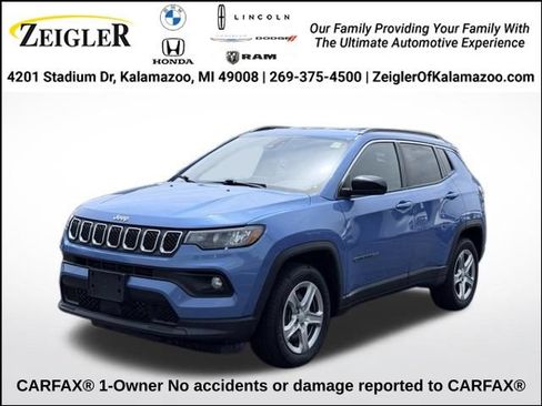 Used 2024 Jeep Compass Latitude AWD/4WD image 1