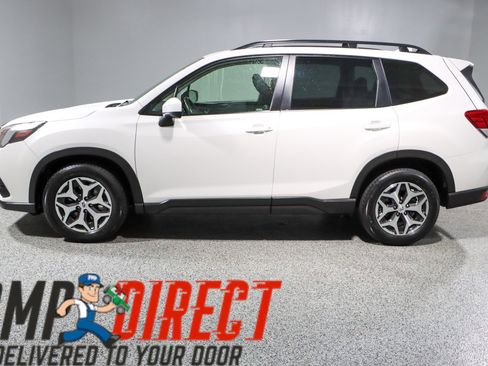 Used 2022 Subaru Forester Premium AWD/4WD image 10
