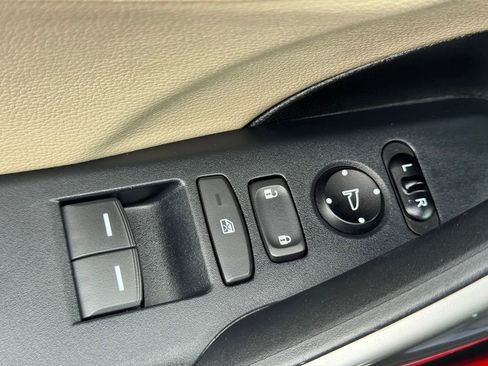 Used 2018 Honda Civic EX-L image 16