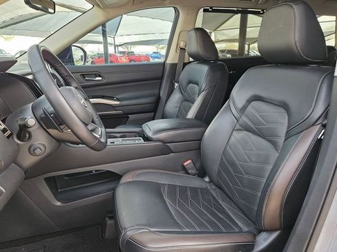Used 2023 Nissan Pathfinder Platinum image 22