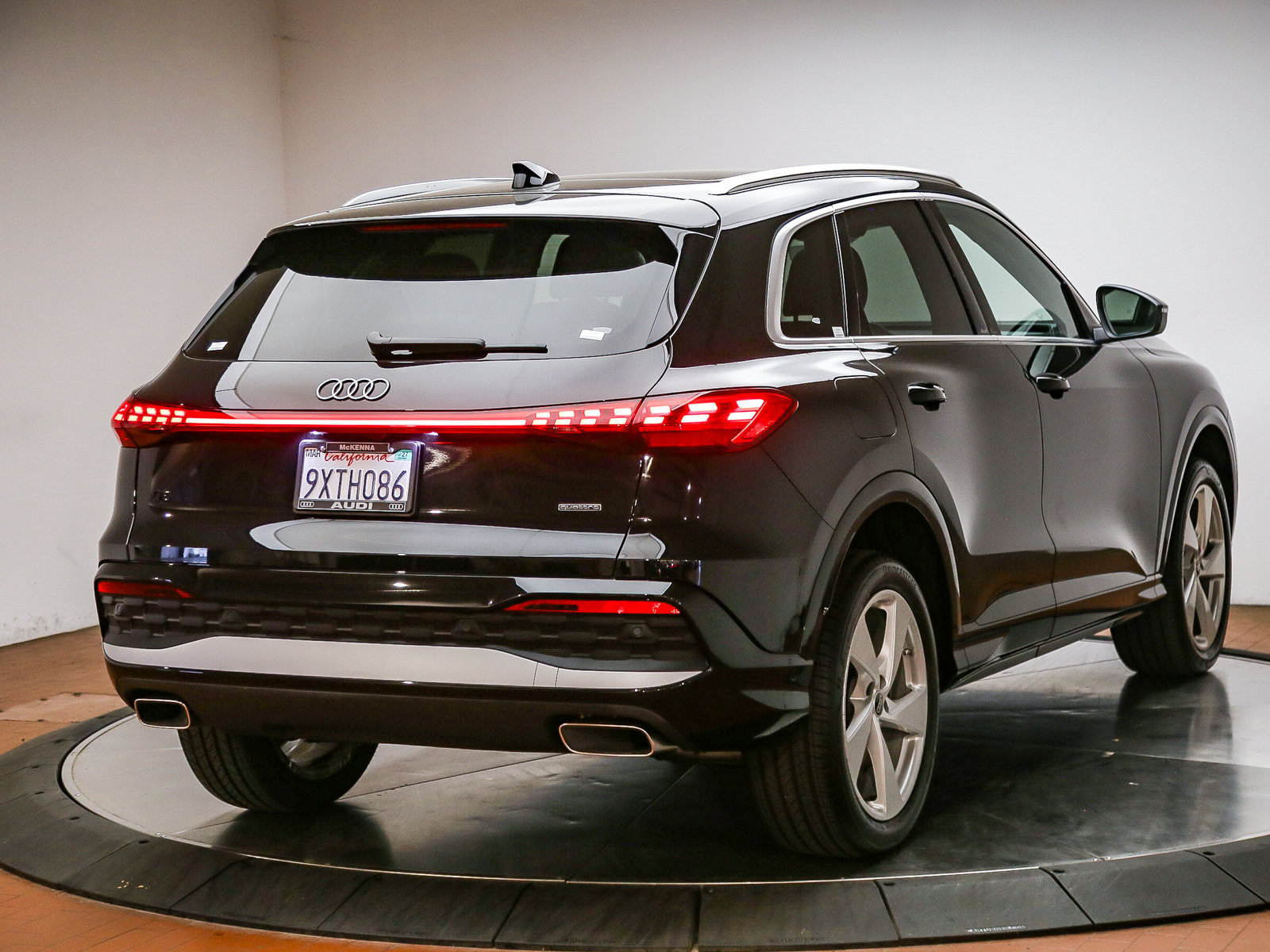 Certified 2025 Audi Q5 Premium AWD/4WD image 7
