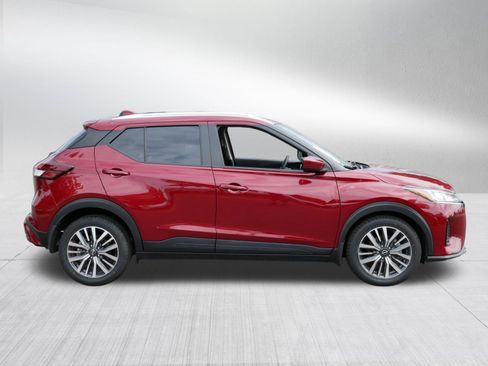 Used 2023 Nissan Kicks SV FWD image 7