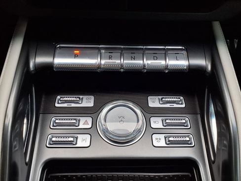 Certified 2024 Lincoln Nautilus Reserve w/ Equipment Group 202A image 18