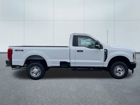 Used 2026 Ford F250 XL w/ F-250 >10K GVWR Package AWD/4WD image 2