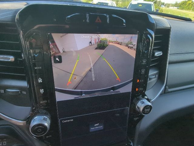 Used 2023 RAM 1500 Laramie AWD/4WD image 23