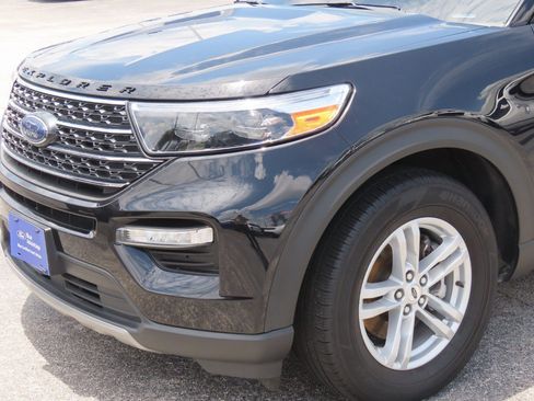 Certified 2023 Ford Explorer XLT w/ Equipment Group 202A RWD image 3