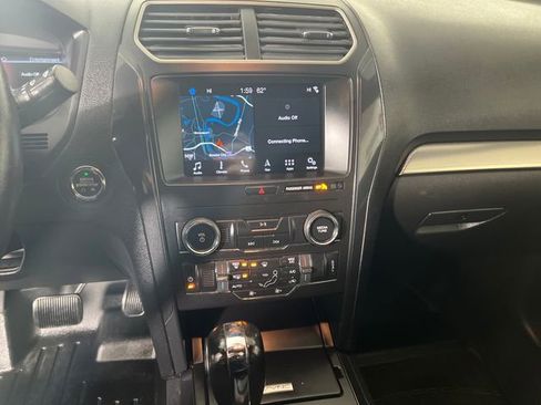 Used 2019 Ford Explorer XLT w/ Equipment Group 201A image 18