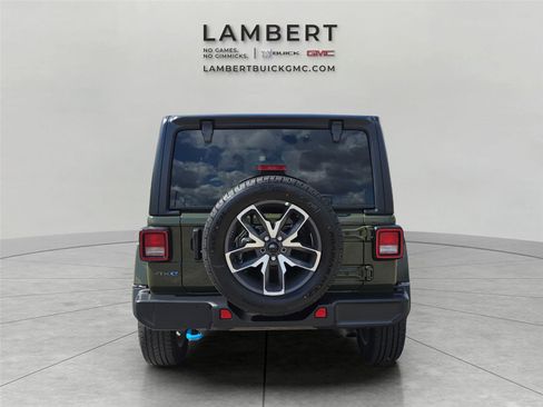 Used 2024 Jeep Wrangler Unlimited AWD/4WD image 11