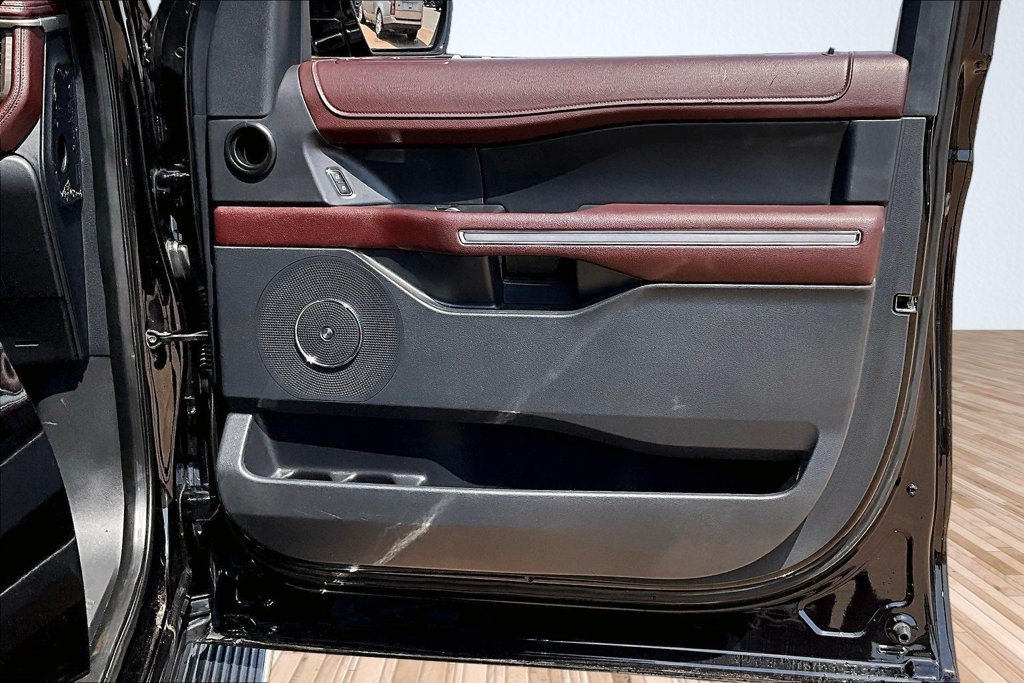 Used 2022 Ford Expedition Max Limited AWD/4WD image 17