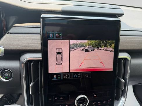 Used 2024 GMC Acadia Denali FWD image 21