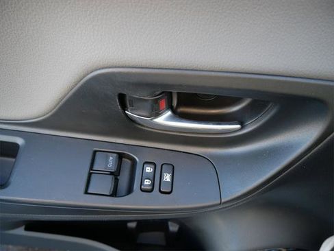 Certified 2018 Toyota Yaris LE image 17