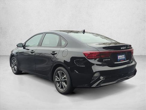 Used 2024 Kia Forte LXS image 7