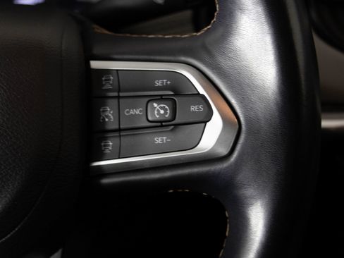 Used 2022 Jeep Compass Limited image 28