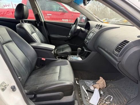 Used 2012 Nissan Altima 2.5 SL w/ Technology Pkg image 5