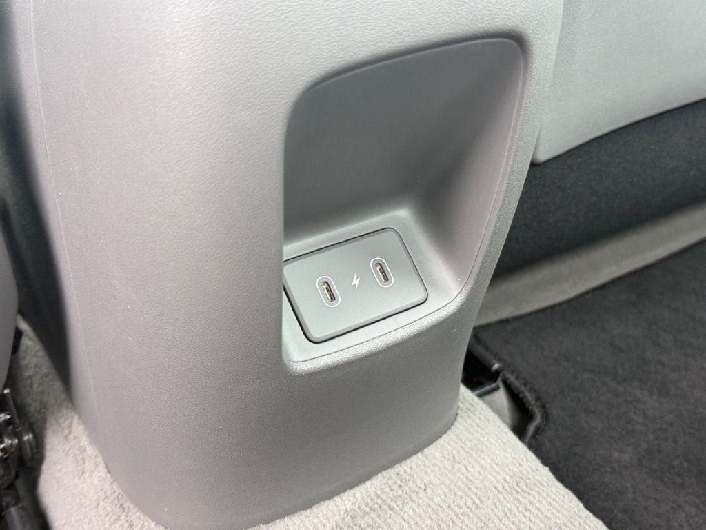 Used 2024 Hyundai Elantra SEL FWD image 33