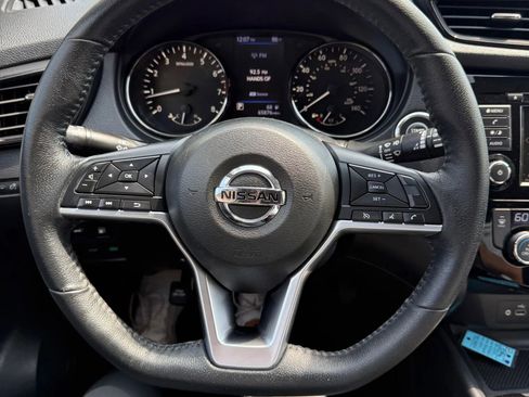 Used 2019 Nissan Rogue SV image 21