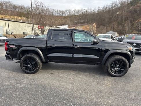 Used 2025 Chevrolet Colorado Trail Boss image 2