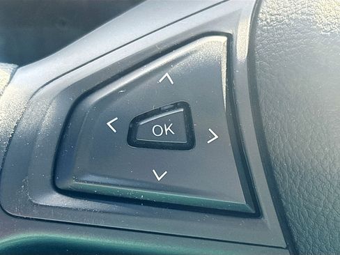 Used 2020 Ford Edge SE image 35