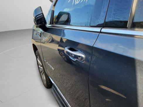 Used 2021 GMC Yukon SLT w/ SLT Premium Package image 26