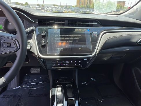 Used 2023 Chevrolet Bolt EUV LT w/ Comfort Package image 19