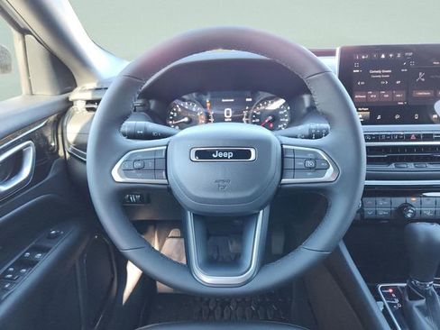 New 2026 Jeep Compass Latitude image 8