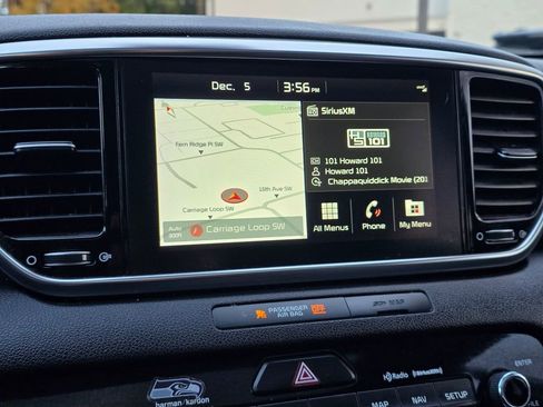 Used 2021 Kia Sportage EX w/ EX Technology Package image 18