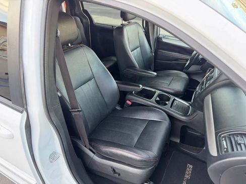 Used 2017 Dodge Grand Caravan GT image 44