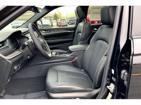 New 2026 Jeep Grand Cherokee Limited AWD/4WD image 10