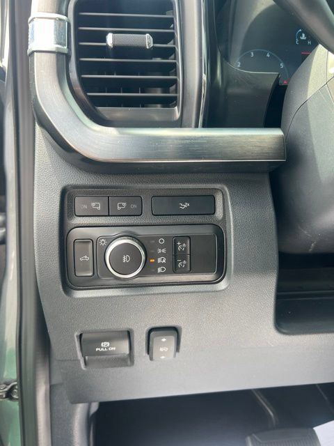Used 2024 Ford F250 Lariat w/ Black Appearance Package AWD/4WD image 27