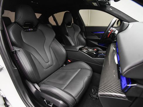 Used 2025 BMW M5 w/ Carbon Package image 17