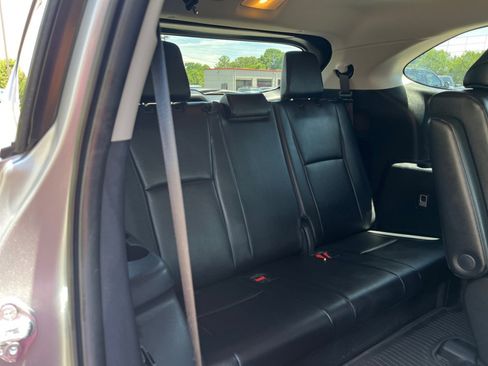 Used 2025 Toyota Highlander XLE AWD/4WD image 33