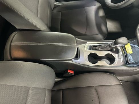 Used 2021 Chevrolet Malibu LT FWD image 19