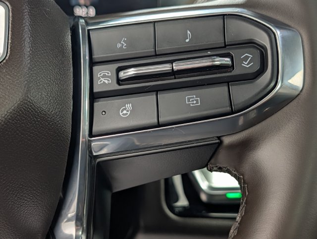 Used 2025 GMC Yukon Elevation w/ Technology Package AWD/4WD image 23