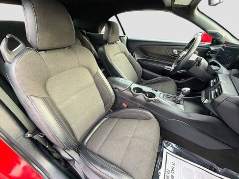 Used 2024 Ford Mustang Convertible RWD image 13