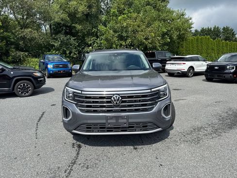 Used 2025 Volkswagen Atlas SE AWD/4WD image 2