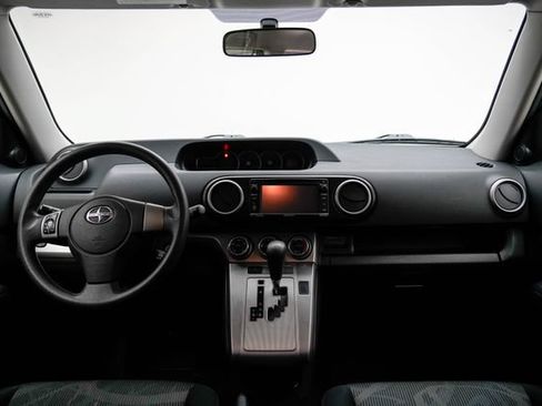 Used 2015 Scion xB FWD image 26