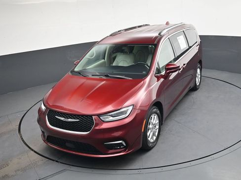 Used 2021 Chrysler Pacifica Touring-L image 33
