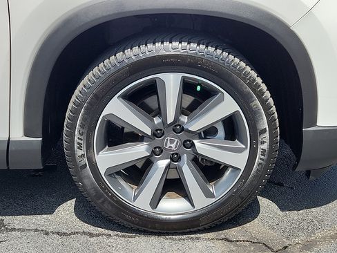 Used 2024 Honda Pilot Elite image 8