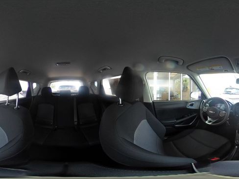 Used 2025 Kia Soul LX w/ LX Technology Package FWD image 42