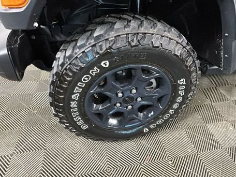 Used 2023 Jeep Wrangler Unlimited w/ Sun & Screen Package AWD/4WD image 9