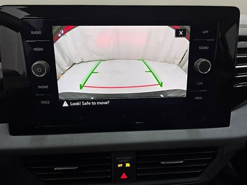 Used 2025 Volkswagen Jetta SE image 25