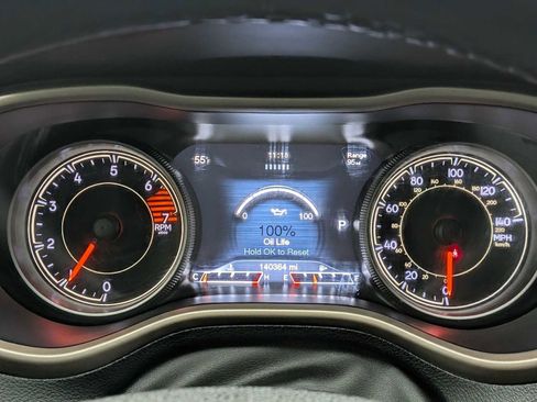 Used 2018 Jeep Cherokee Limited w/ Luxury Group image 34