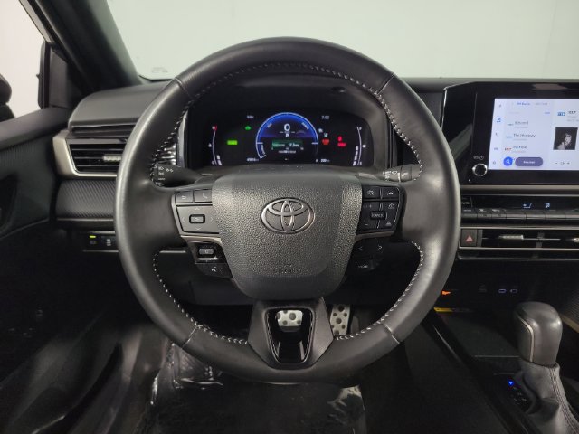 Used 2025 Toyota Camry SE w/ Convenience Package FWD image 21