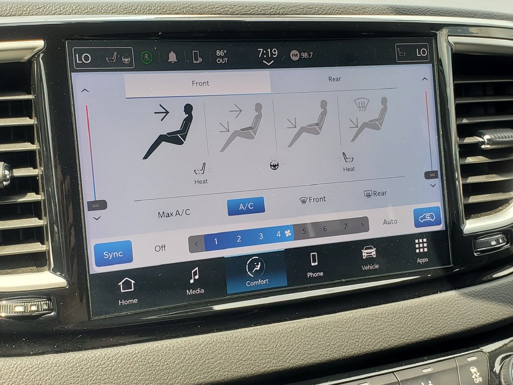 Used 2024 Chrysler Pacifica Touring-L FWD image 19