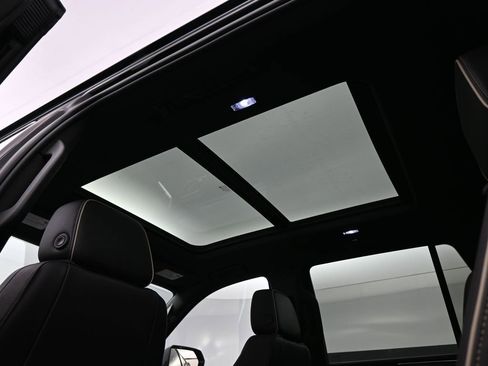 Used 2022 GMC Yukon SLT image 25