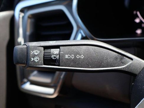 Used 2024 GMC Canyon Denali AWD/4WD image 15