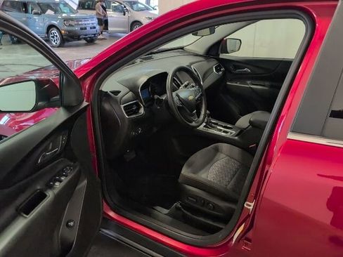 Used 2024 Chevrolet Equinox LT w/ LPO, Floor Liner Package FWD image 7