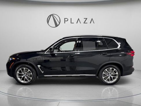 New 2026 BMW X5 xDrive50e image 3